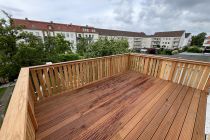 Dachterrasse Bangkirai mit Geländer sib. Lärche 4